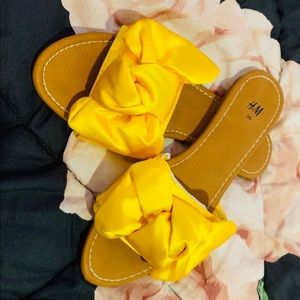 HM sandals